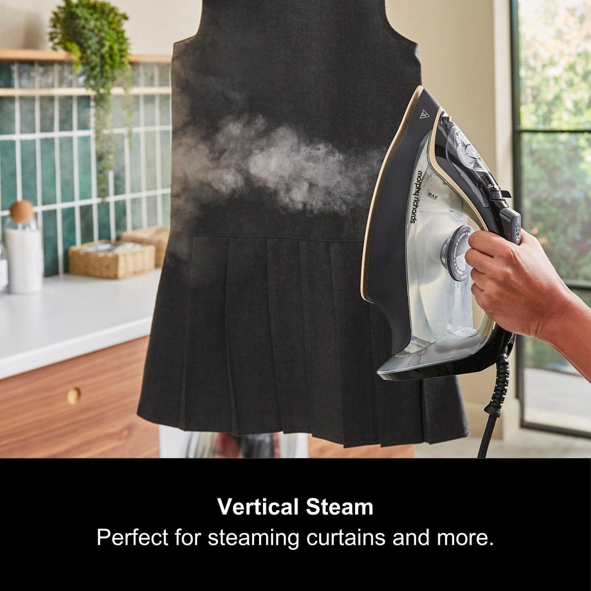 Morphy Richards Crystal Clear Steam Iron 2400W